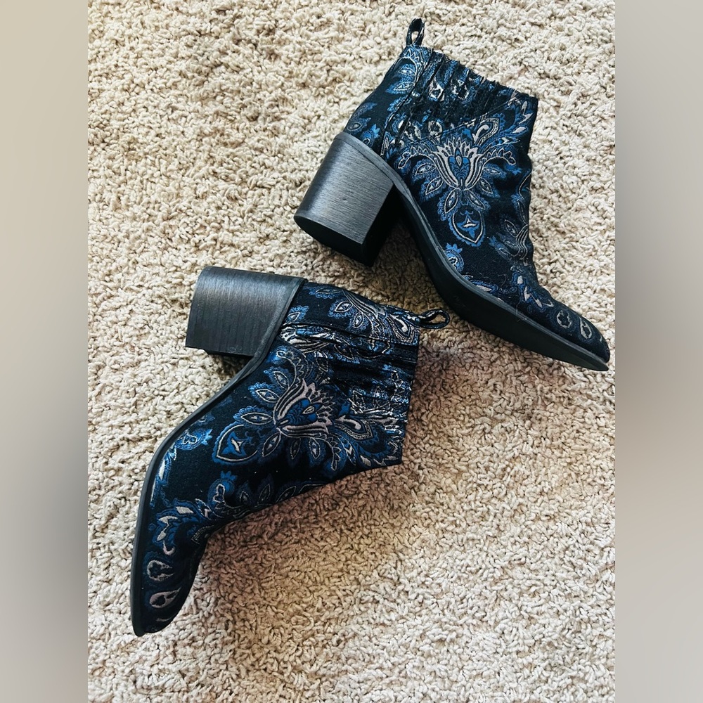 Jeffrey Campbell Viggo Blue Brocade Ankle Booties Size 6 - Picture 3 of 11
